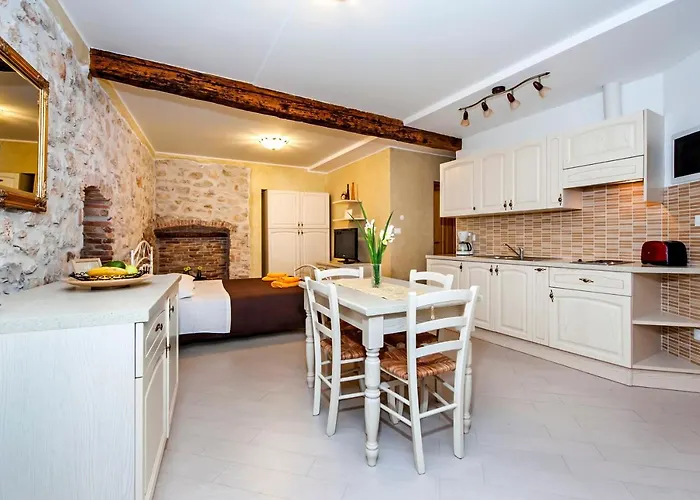 Deamicis Of Downtown *